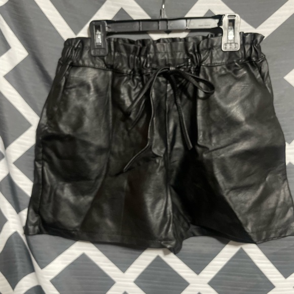 Boohoo Pants - Boohoo Black High Waist  faux Leather Shorts size 8